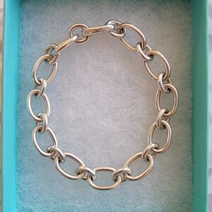 Tiffany & Co. Italy 925 Sterling Silver Oval Link Bracelet, Clasp End.
